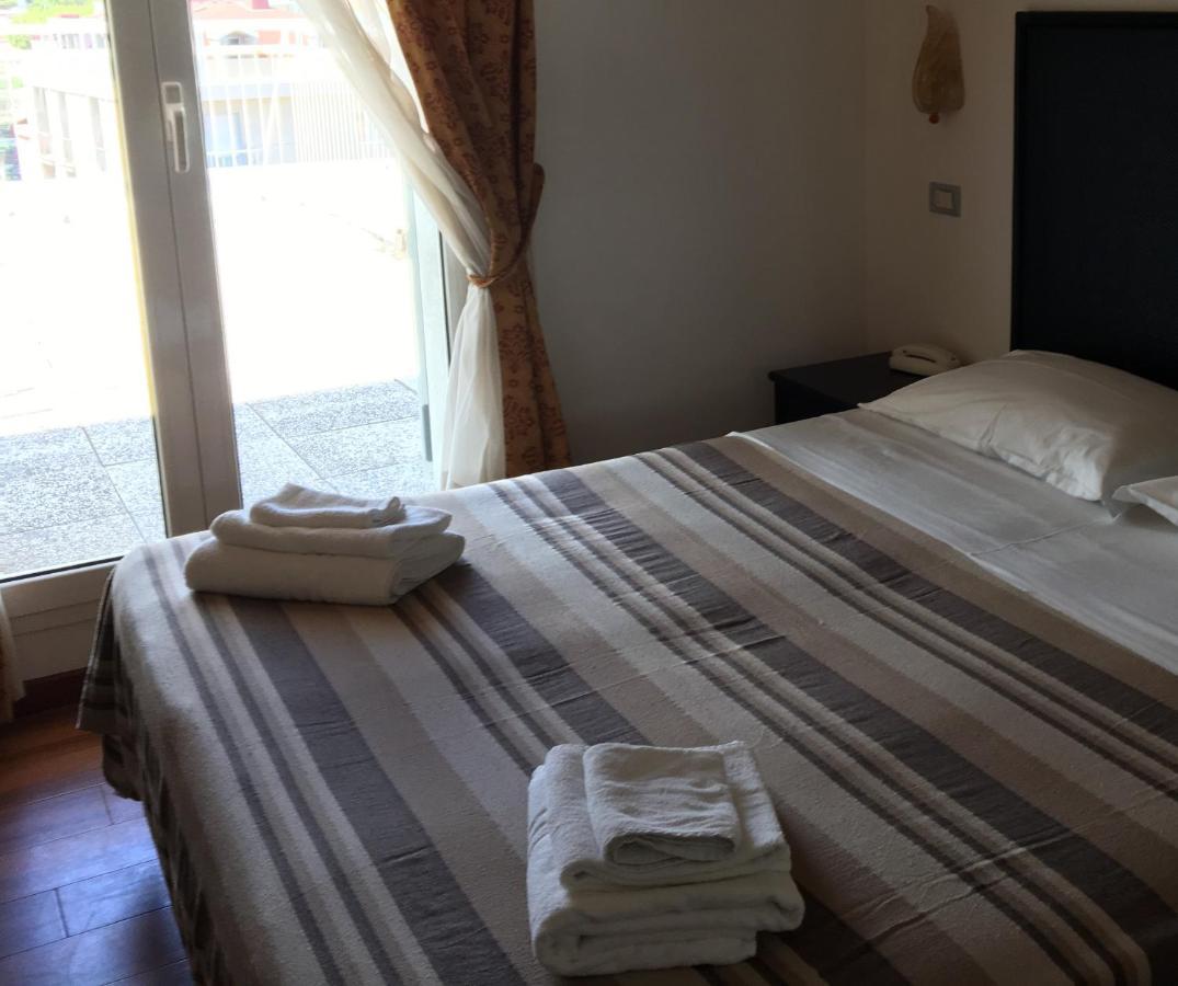 Hotel Consul - Family Hotel ริชโชเน ภายนอก รูปภาพ
